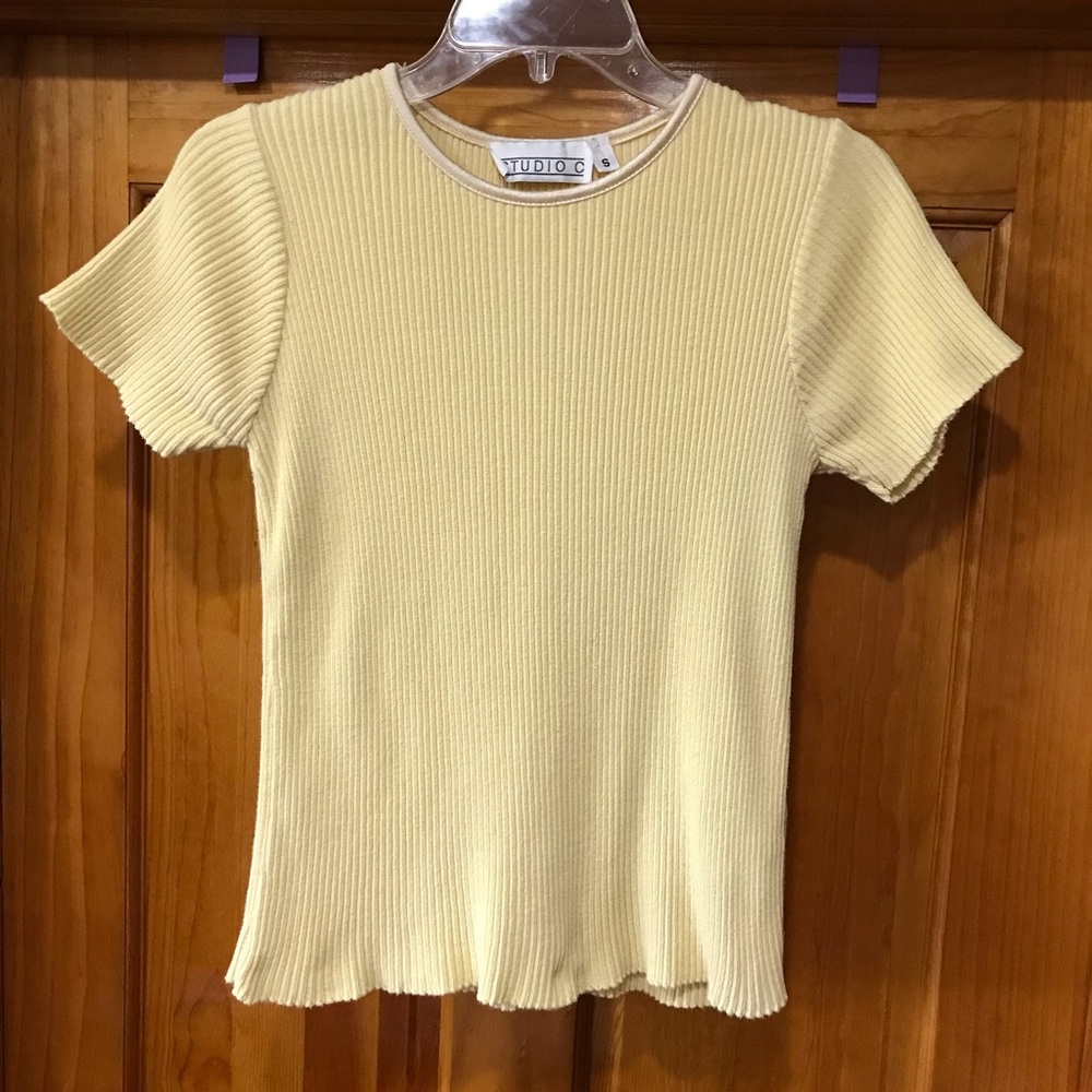 Studio C Yellow Ribbed Sweater Blouse
Ladies Small 4 - 6
100% Cotton
Str…